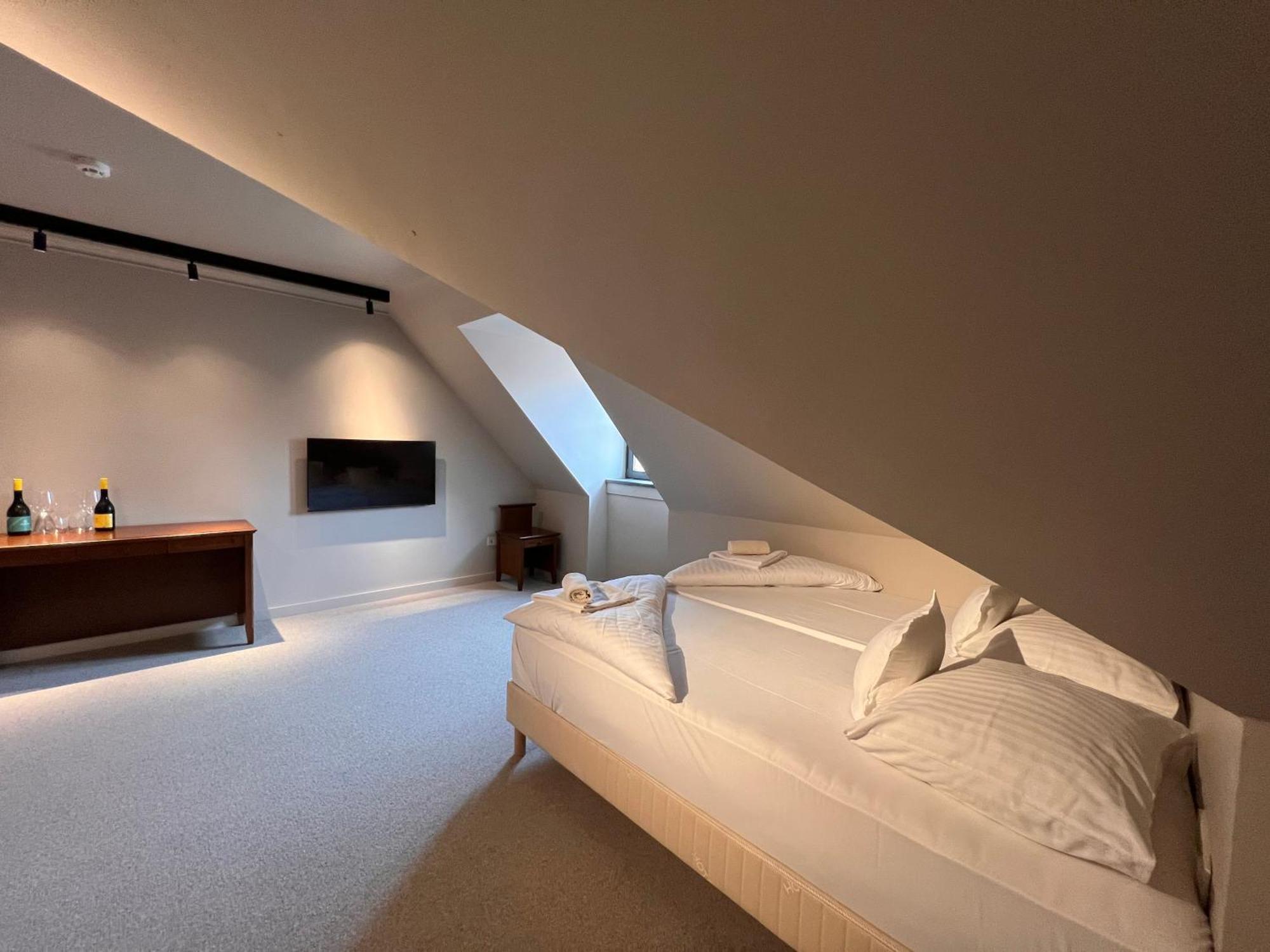 Barka Galeria Hotel Es Etterem Tállya 外观 照片