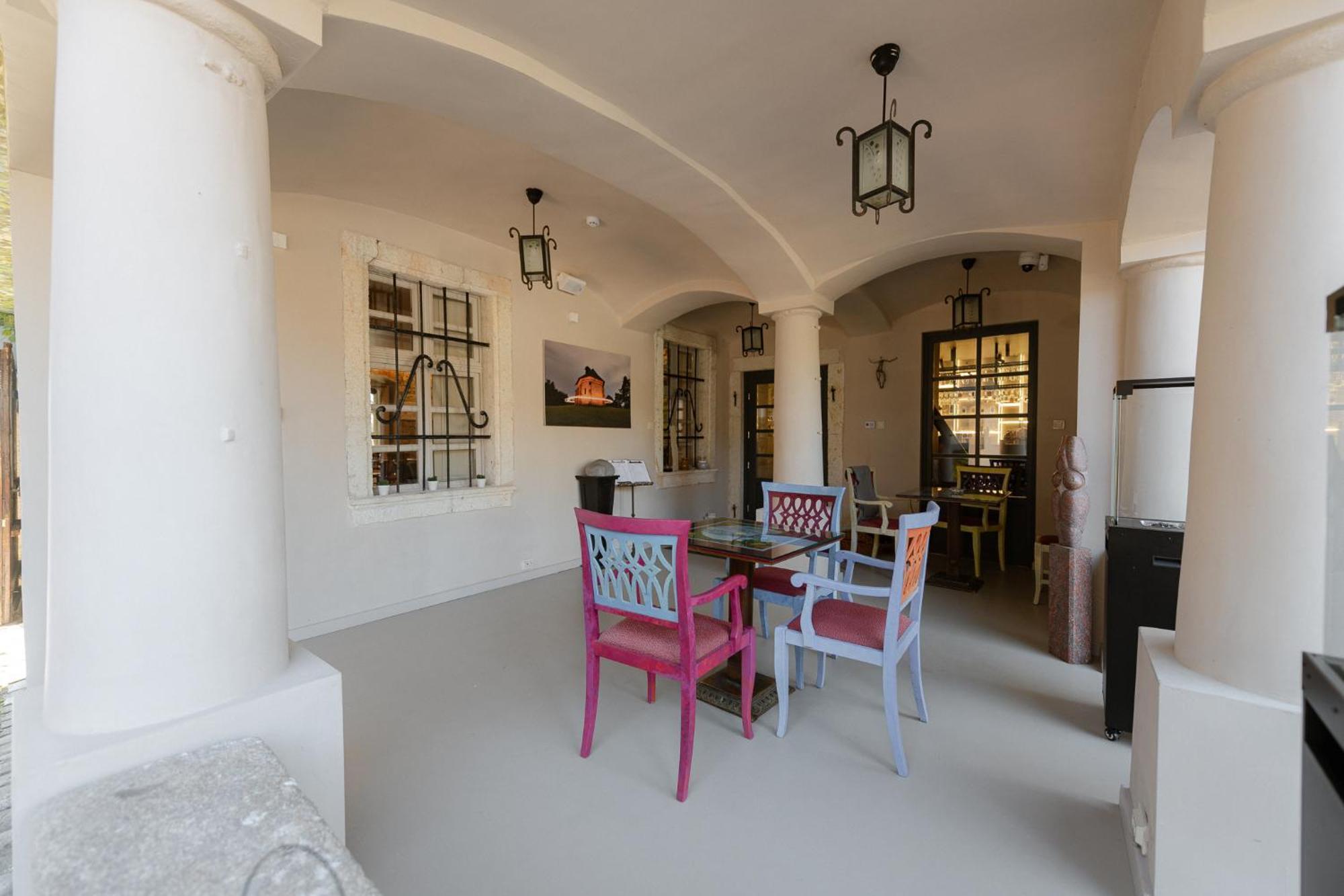 Barka Galeria Hotel Es Etterem Tállya 外观 照片