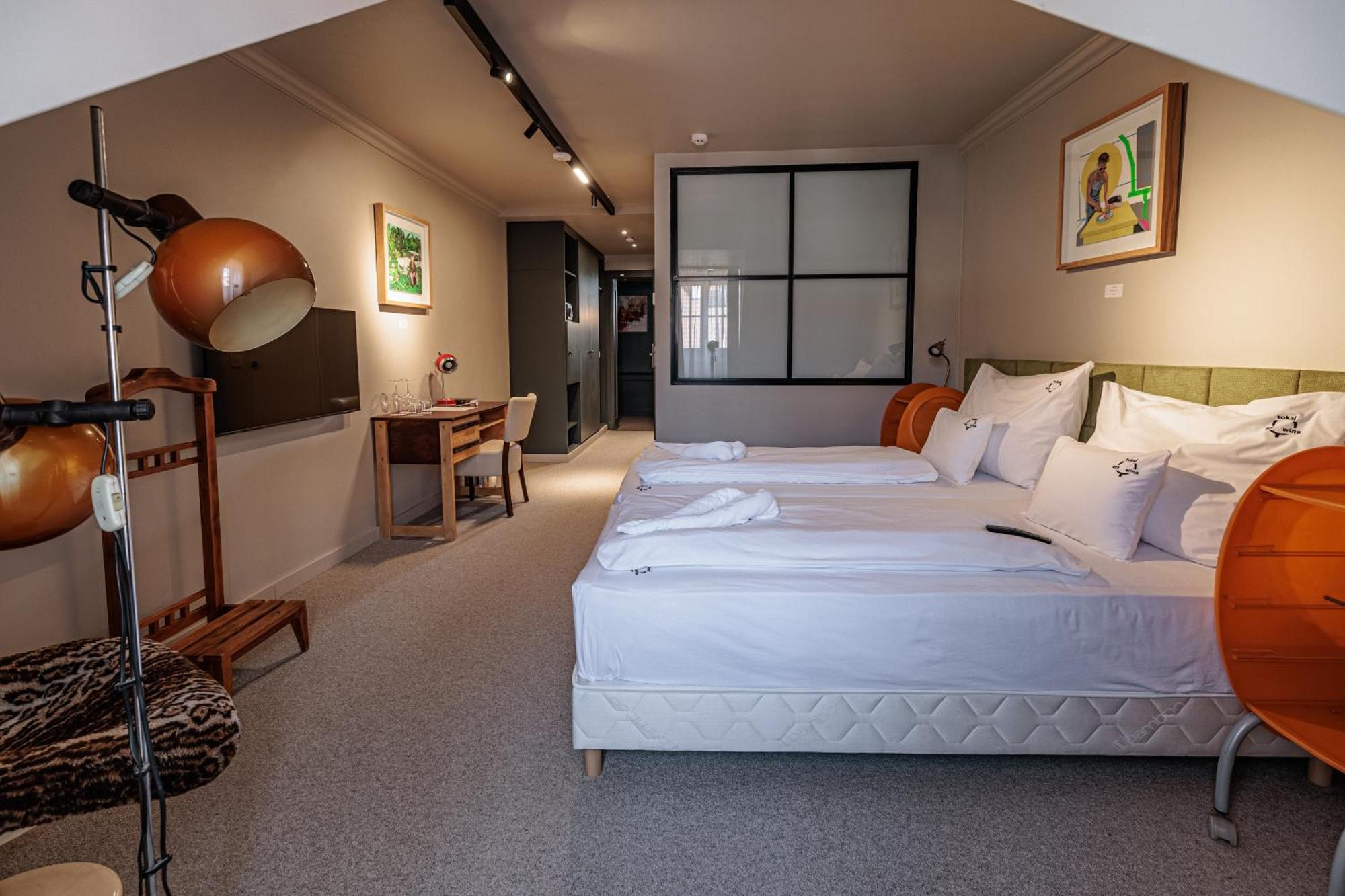 Barka Galeria Hotel Es Etterem Tállya 外观 照片