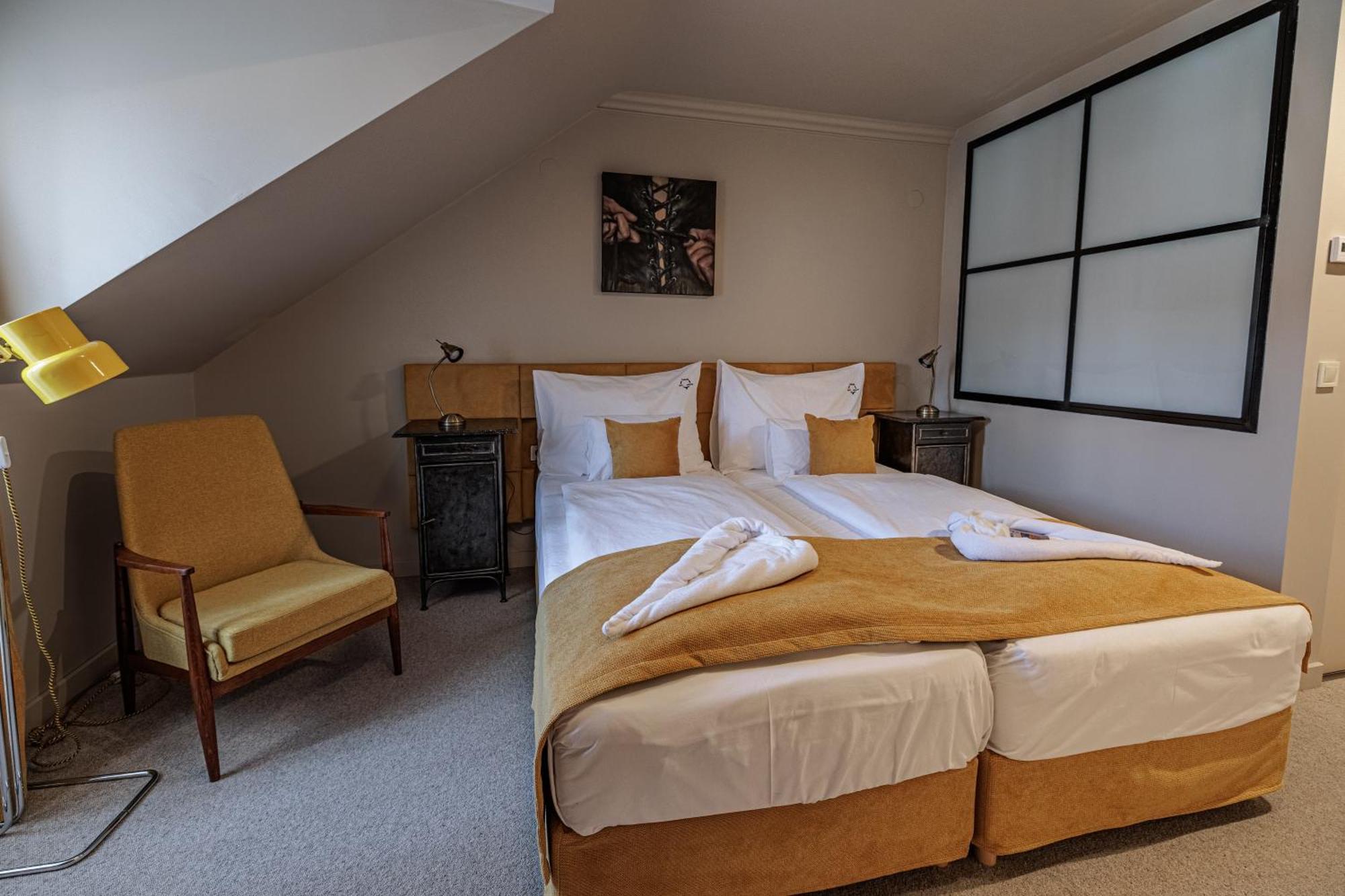 Barka Galeria Hotel Es Etterem Tállya 外观 照片